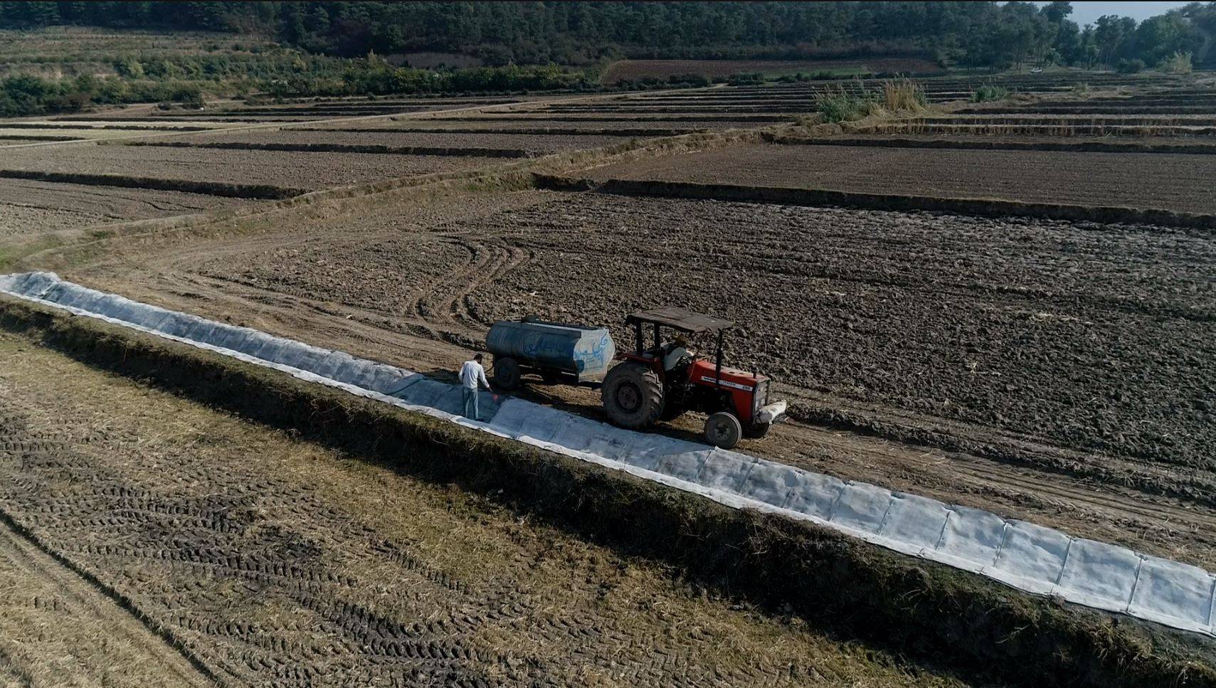 b7be4b7a-23e0-48ae-b820-05c135ec7c41-min